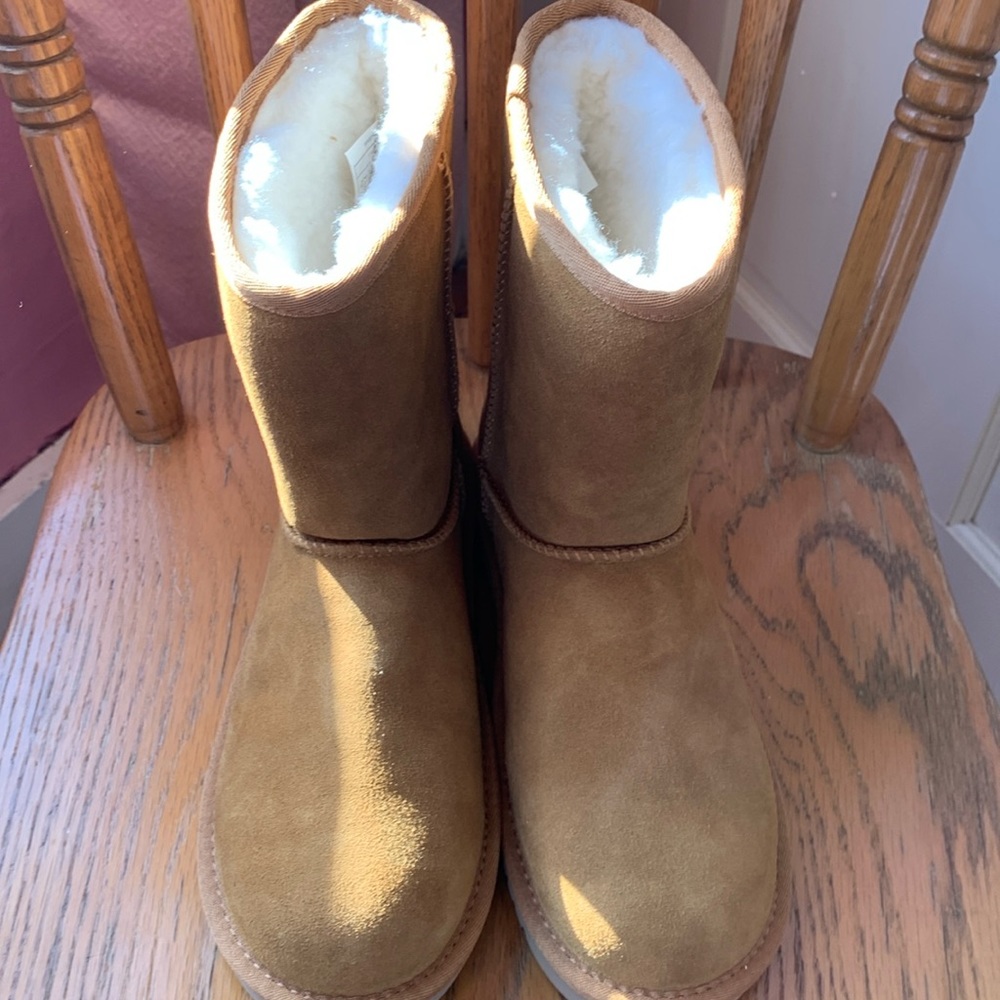 Koolaburra by Ugg.